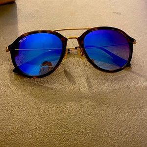 Rayban tortoise mirrored sun glasses